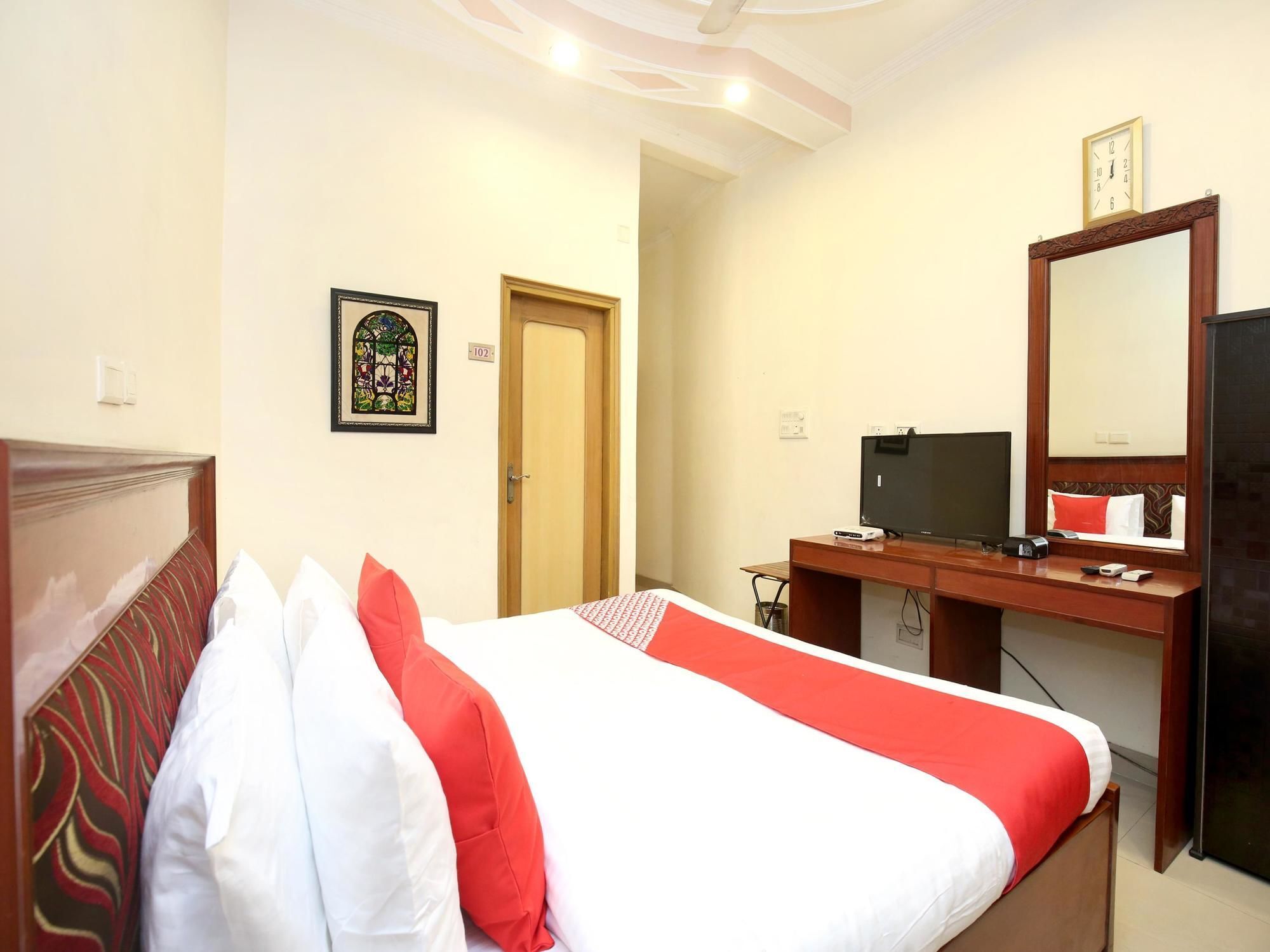 Hotel O Le Bon Ton Ludhiana Dış mekan fotoğraf